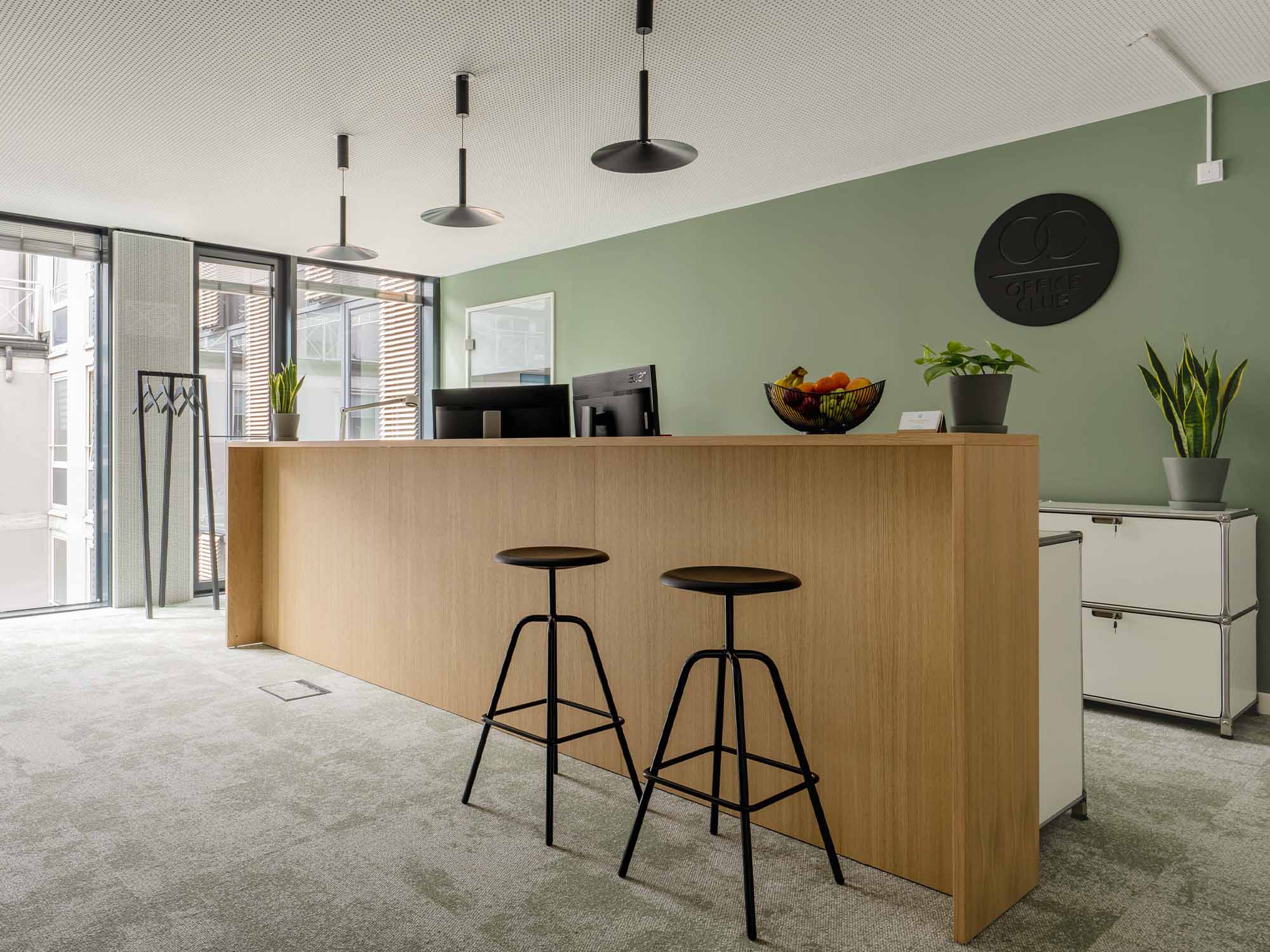 Angestellte im Office Club: Gisela Baasner Angestellte im Office Club: Gisela Baasner